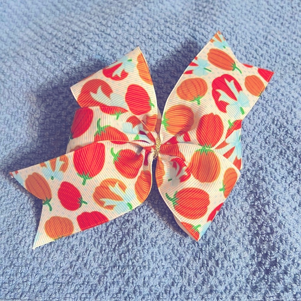 Fall bows are here!!!🎃🎀.